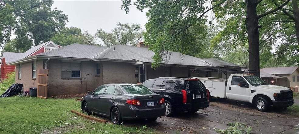 11612 etal 56th St, Shawnee, KS 66203 - photo 1