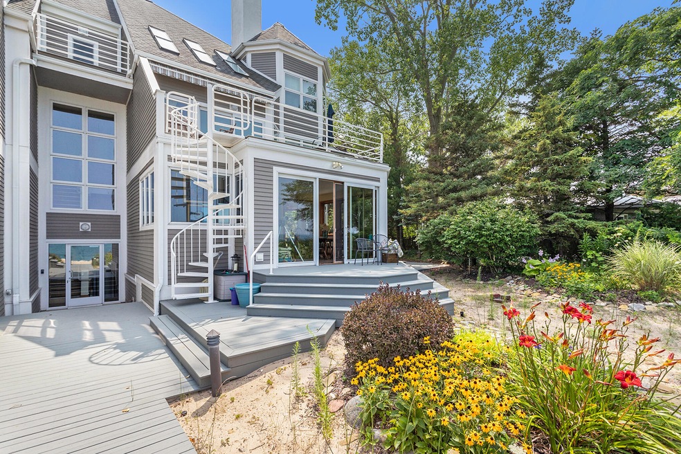Dunewood Back Deck