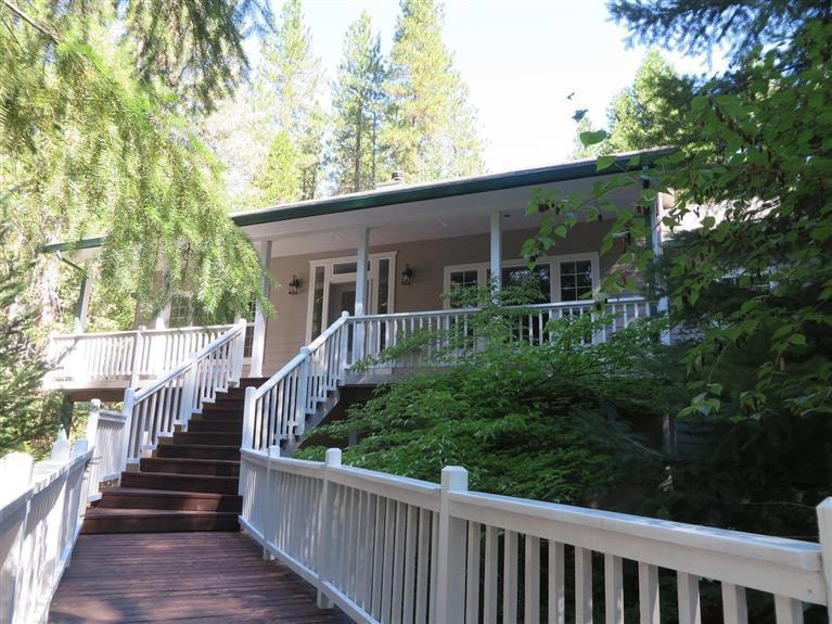 7353 Redthorne Rd, Rogue River, OR 97537 - photo 1