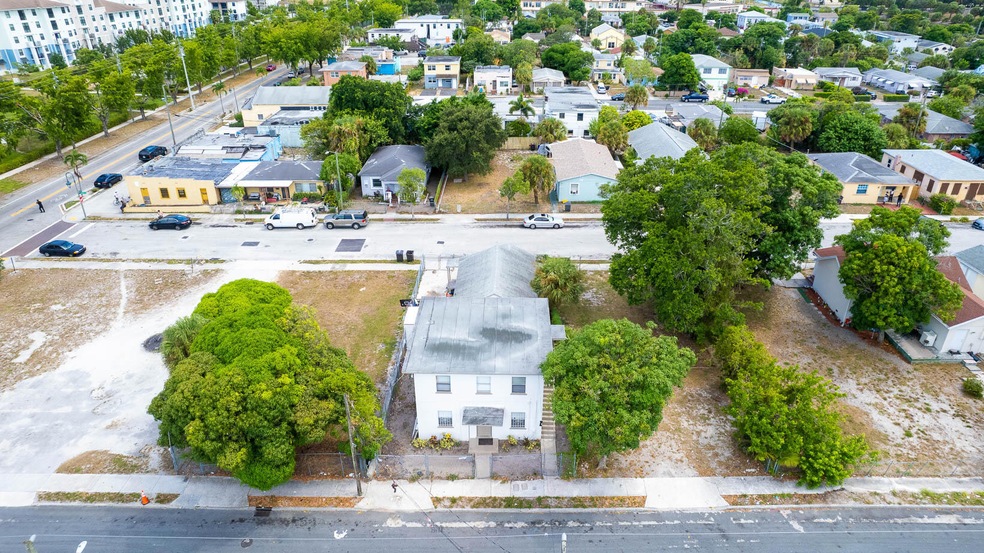1013 State St, West Palm Beach, FL 33407 - photo 1