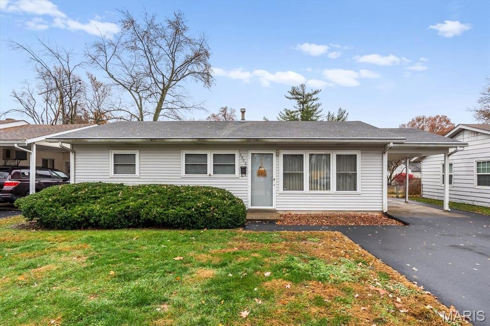 3906 Memorial Dr, Belleville, IL 62226 - photo 1