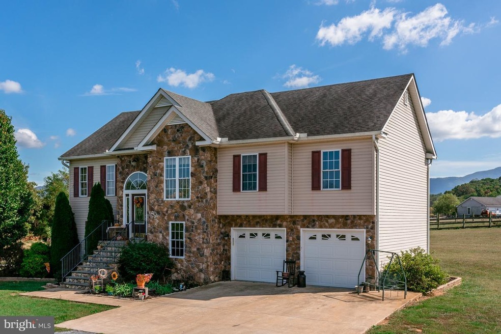 1170 Whispering Hill Rd, Luray, VA 22835 - photo 1