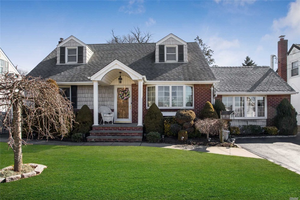 298 Regent Place, Franklin Square, NY 11010 - photo 1