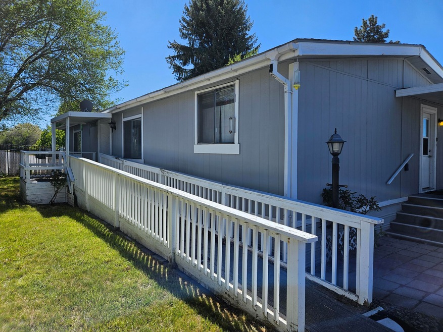 4741 S 6th St unit 31, Klamath Falls, OR 97603 - photo 1