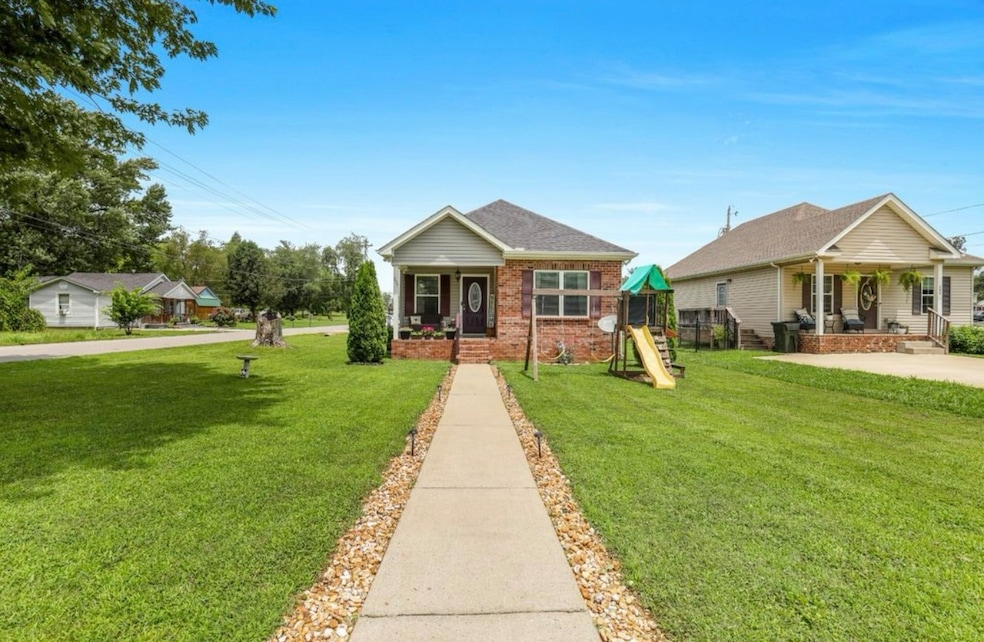 397 W Mcglothlin St, Portland, TN 37148 - photo 1