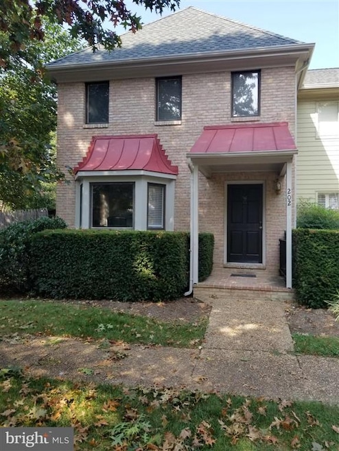 202 E Marshall St, Middleburg, VA 20117 - photo 1