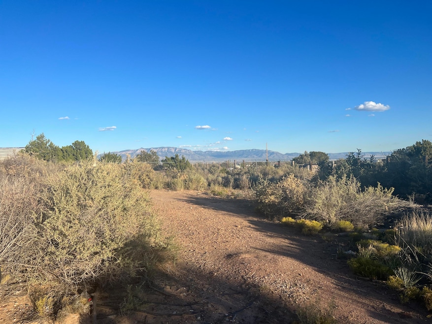 1012 24th St NW, Rio Rancho, NM 87144 - photo 1