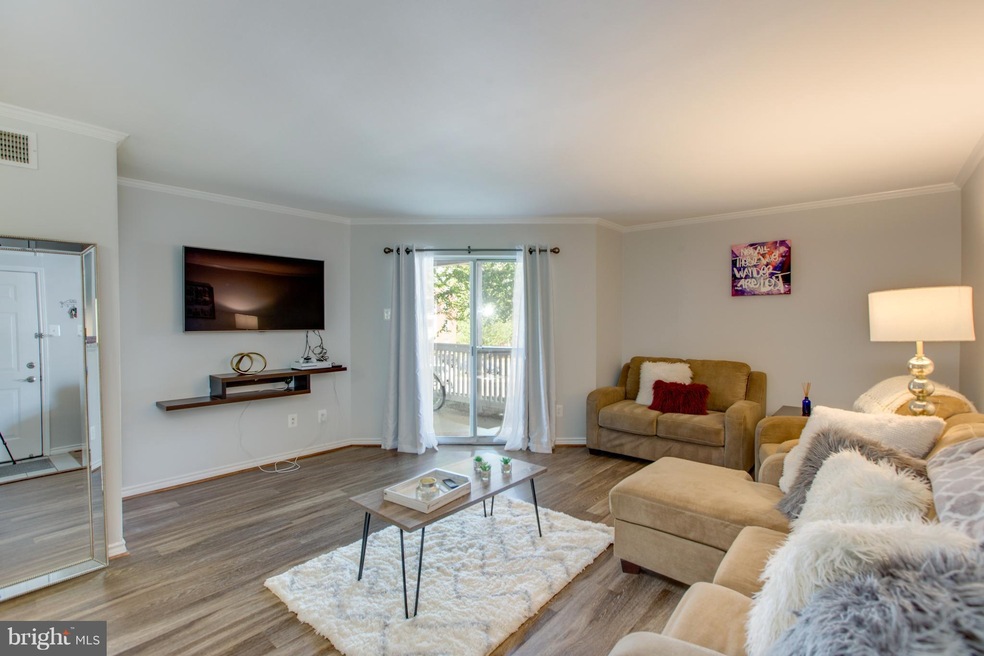 1537 Lincoln Way unit 104, McLean, VA 22102 - photo 1