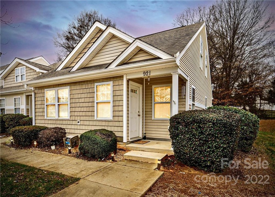 921 Ranchero St, Statesville, NC 28677 - photo 1