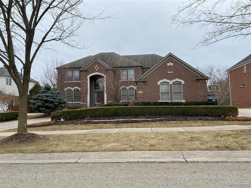 6971 Lexington Dr, West Bloomfield, MI 48322 - photo 1
