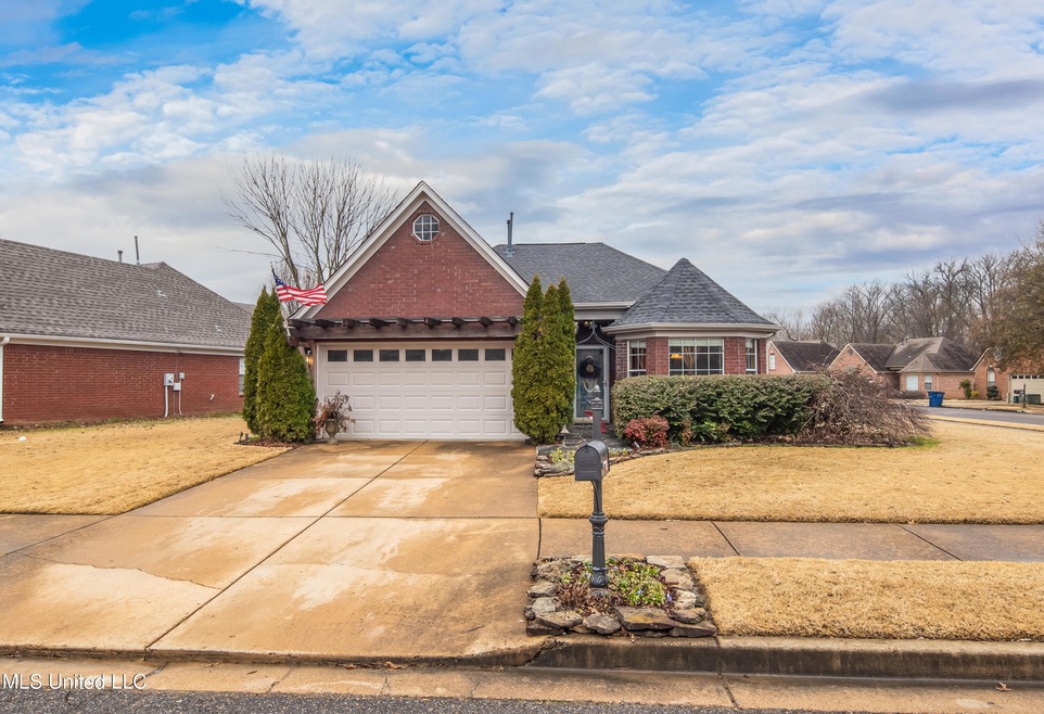003-8531 Cross Point Dr-MLS Version