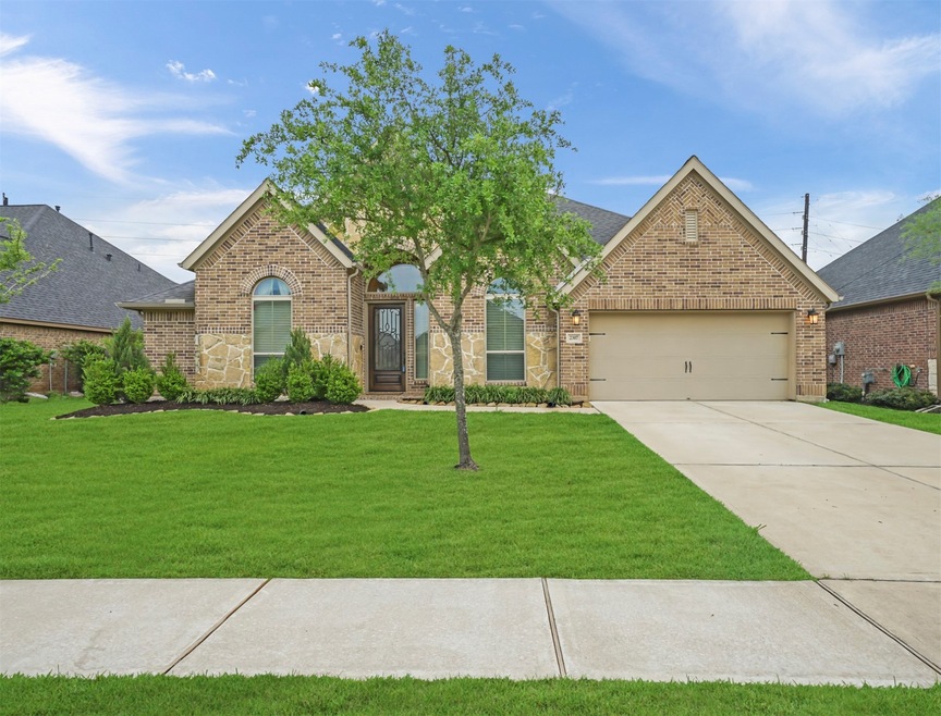 Welcome to Firethorne West and this wonderful Perry Homes one story plan.