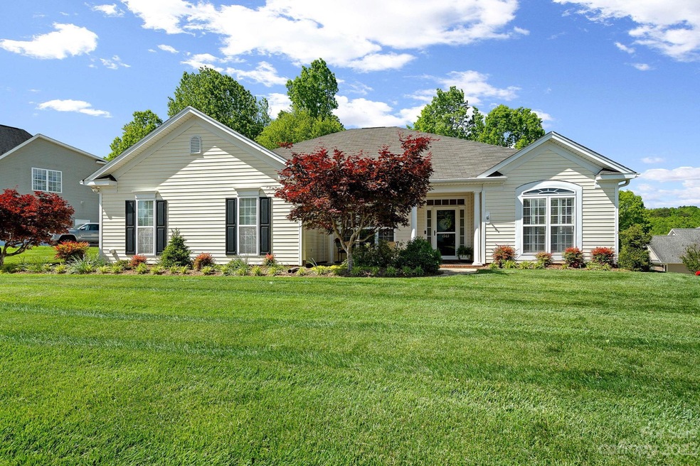 1565 Valhalla Dr, Denver, NC 28037 - photo 1