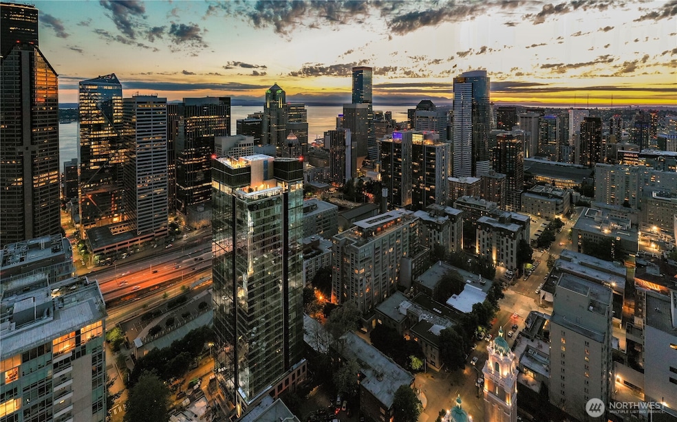 The Graystone unit 1012, Seattle, WA 98104 - photo 1