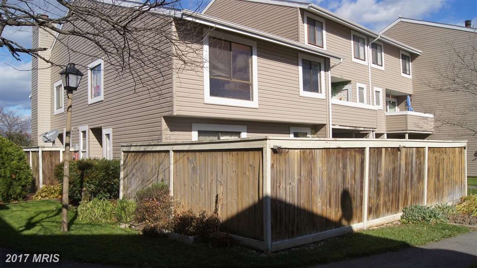 5778 Village Green Dr unit 10/5778, Alexandria, VA 22309 - photo 1