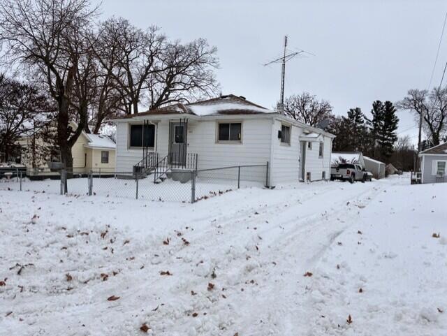 303 E Lake St, Knox, IN 46534 - photo 1