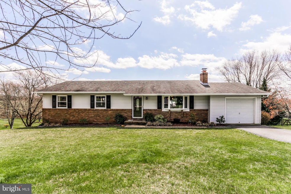 6905 Sheffield Dr, Sykesville, MD 21784 - photo 1