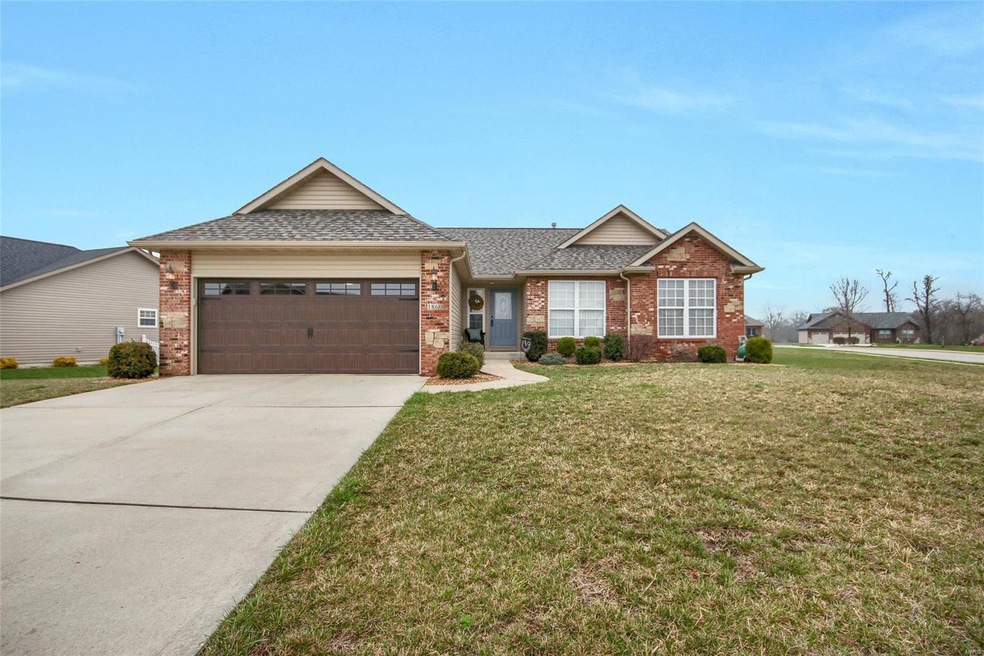 1860 Wellington Ln, Maryville, IL 62062 - photo 1