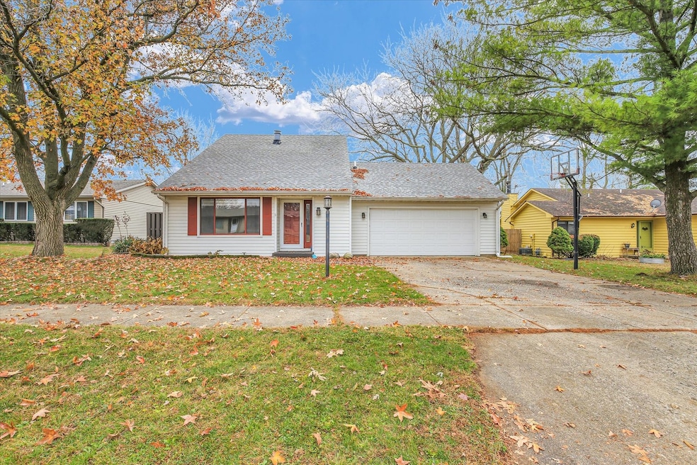 2711 Clayton Blvd, Champaign, IL 61822 - photo 1