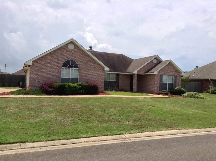 9888 Crooked Creek Blvd, Byram, MS 39272 - photo 1