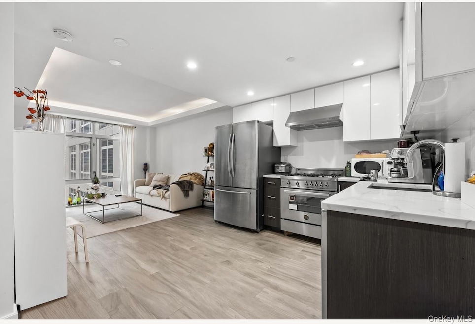 Rego Park Plaza, Flushing, NY 11374 - photo 1