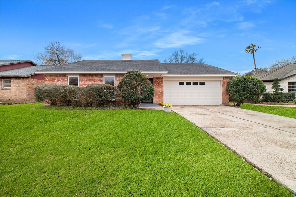 13619 Wood Terrace Dr, Houston, TX 77038 - photo 1