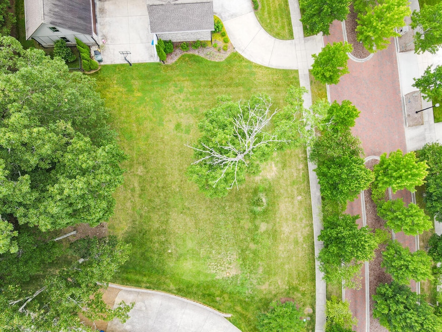 2324 Dogwood Grove Cir, Signal Mountain, TN 37377 - photo 1