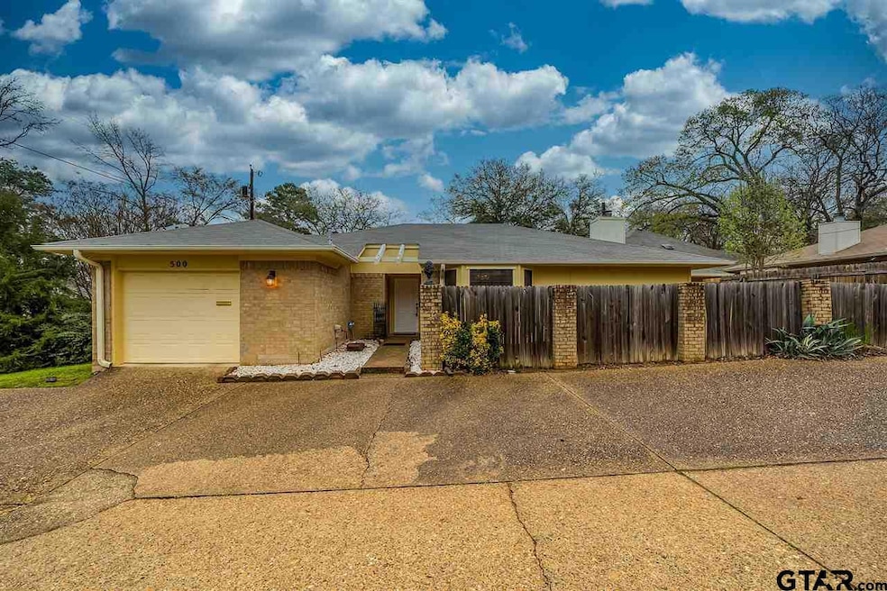 500 500 Common Dr, Tyler, TX 75701 - photo 1