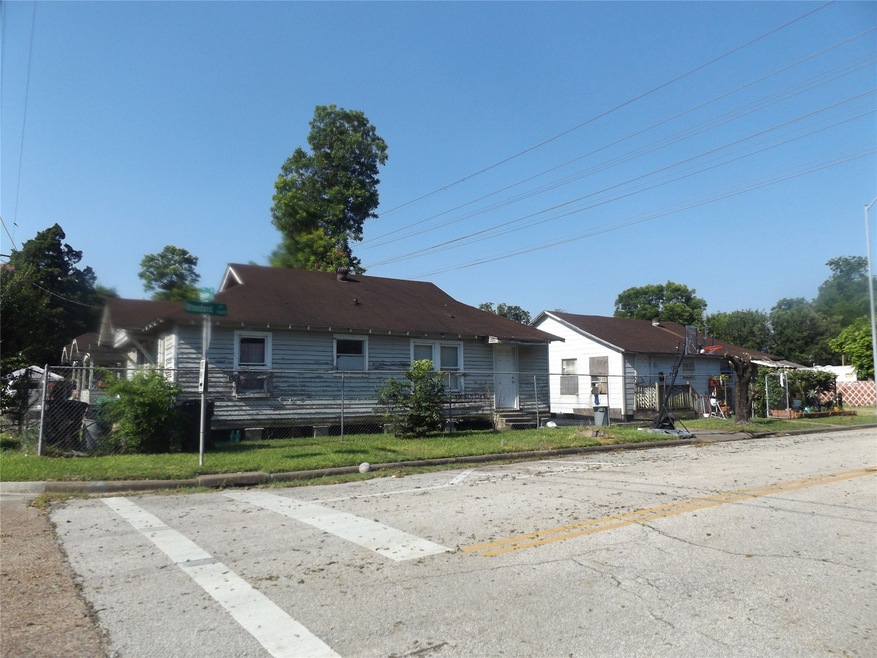 5617 Elysian St unit 8, Houston, TX 77009 - photo 1