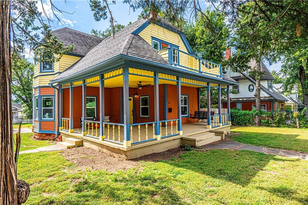 421 E Logan Ave, Guthrie, OK 73044 - photo 1