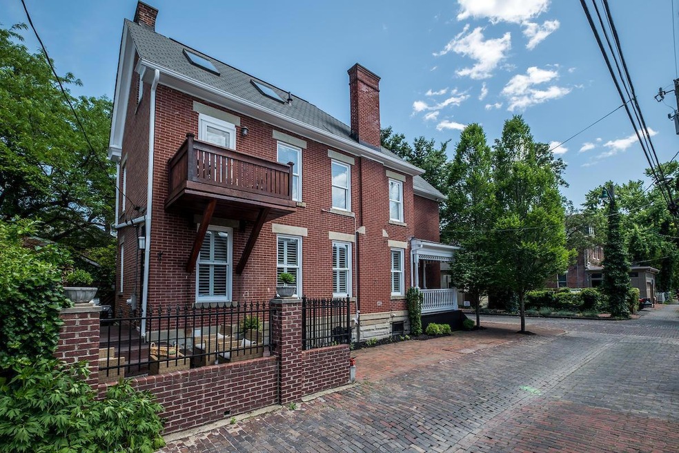 206 E Beck St, Columbus, OH 43206 - photo 1