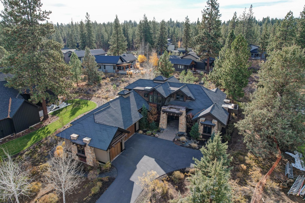 19445 Randall Ct, Bend, OR 97702 - photo 1