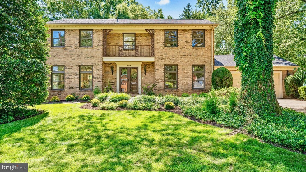 8904 Maxwell Dr, Potomac, MD 20854 - photo 1