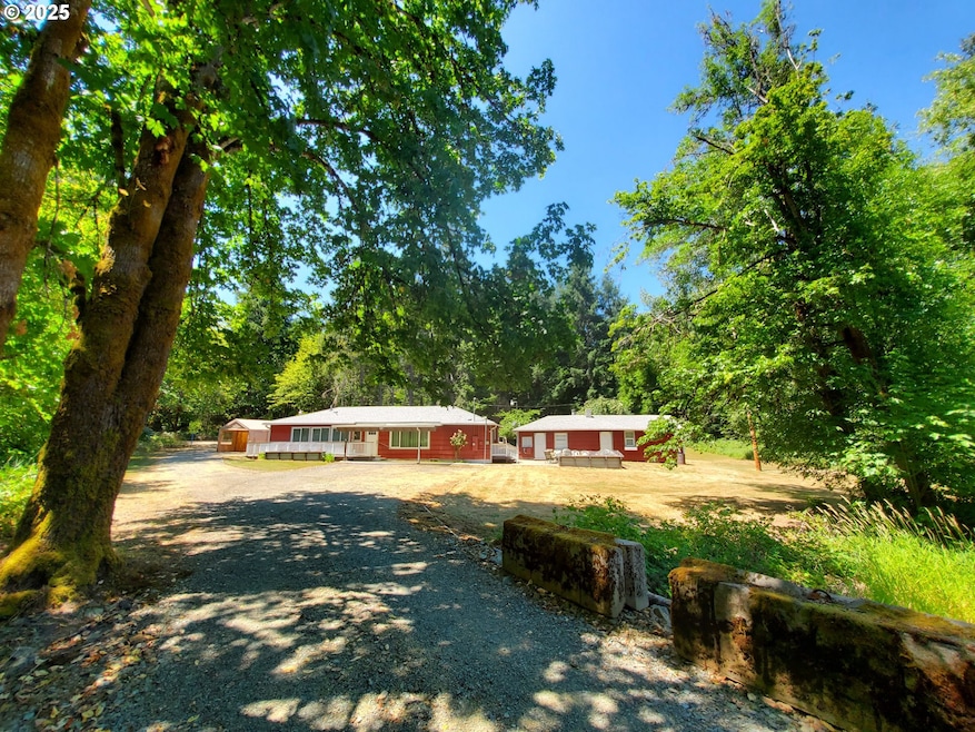 753 Albert Ave, Glendale, OR 97442 - photo 1