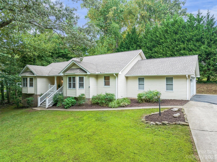 63 Roasted Chestnut Trail, Hendersonville, NC 28792 - photo 1