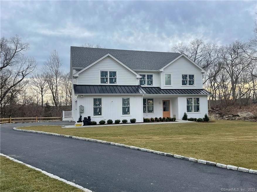 135 New Canaan Rd, Wilton, CT 06897 - photo 1