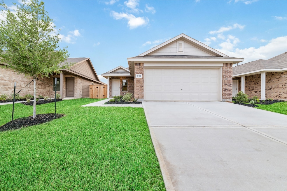 17827 Grove Hill Dr, Hockley, TX 77447 - photo 1