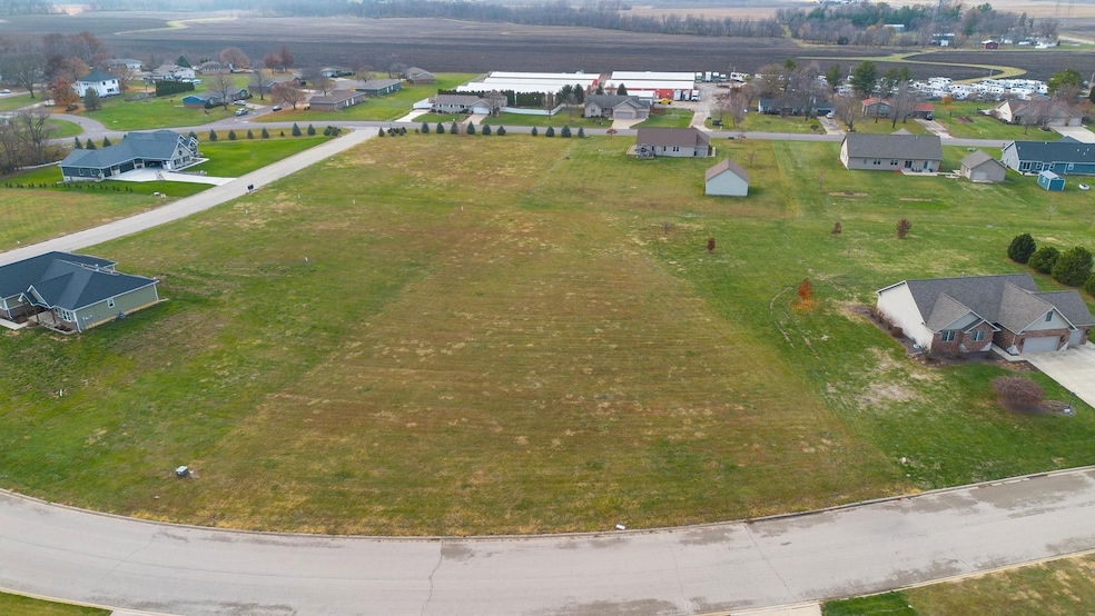 106 Royal Point Ct, Pekin, IL 61554 - photo 1