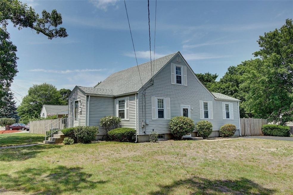 229 Strawberry Field Rd, Warwick, RI 02886 - photo 1