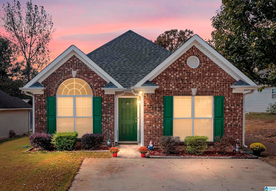 423 Camden Cove Cir, Calera, AL 35040 - photo 1