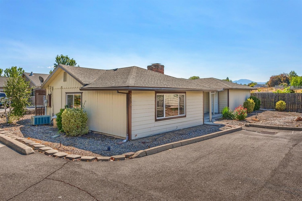 2374 Corona Ave, Medford, OR 97504 - photo 1