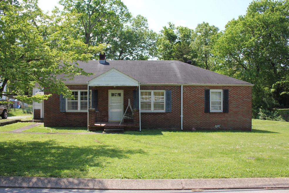 1424 Williams Rd, Hixson, TN 37343 - photo 1
