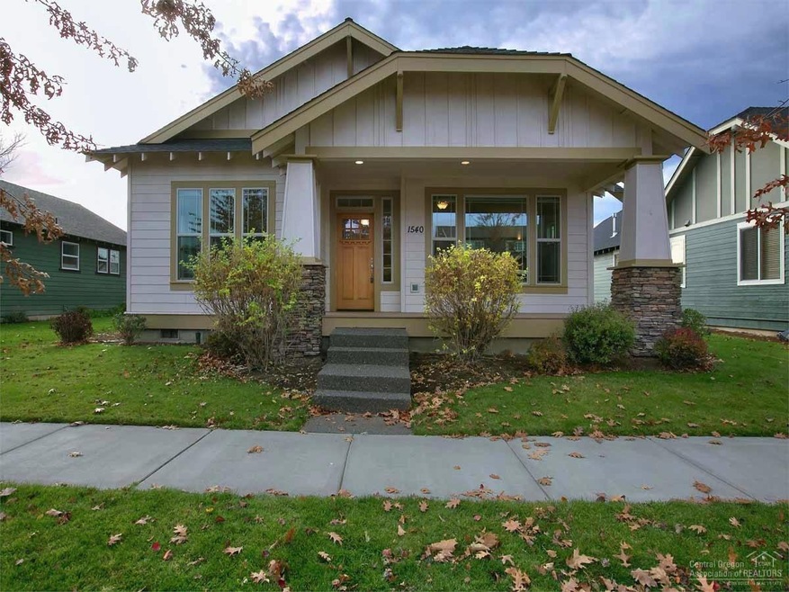 1540 NW Hemlock Ave, Redmond, OR 97756 - photo 1