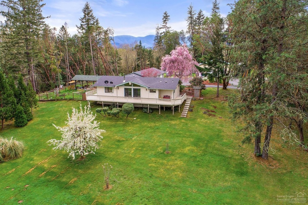 8227 Lower River Rd, Grants Pass, OR 97526 - photo 1