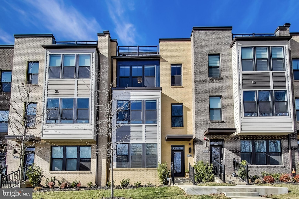 12022 N Shore Dr, Reston, VA 20190 - photo 1