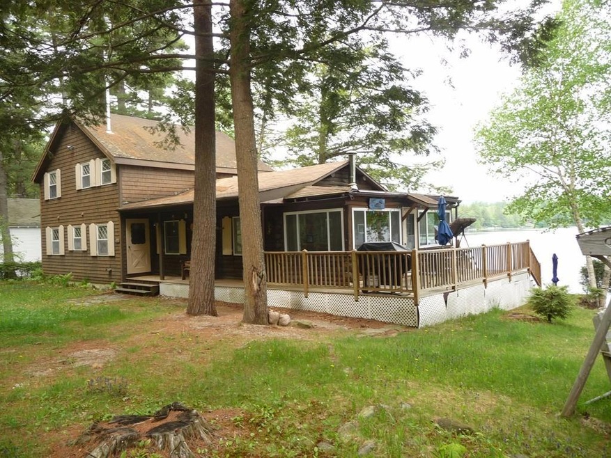Front and side view to the house.