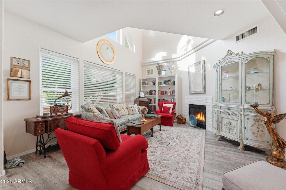 10256 N 12th Place unit 2, Phoenix, AZ 85020 - photo 1