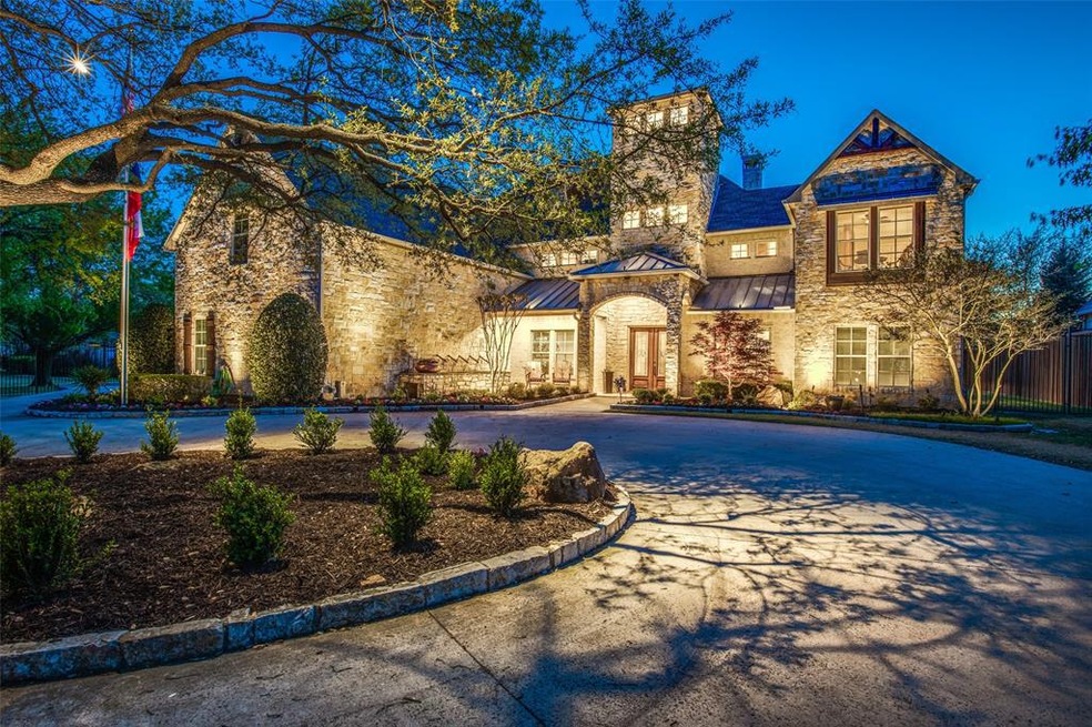 FOR ALL PHOTOS, PLEASE SEE THE VIRTUAL TOUR.