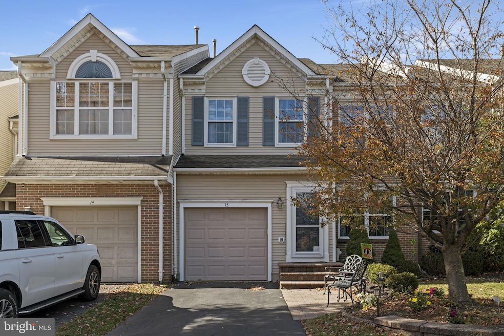 13 Sparrow Walk, Newtown, PA 18940 - photo 1