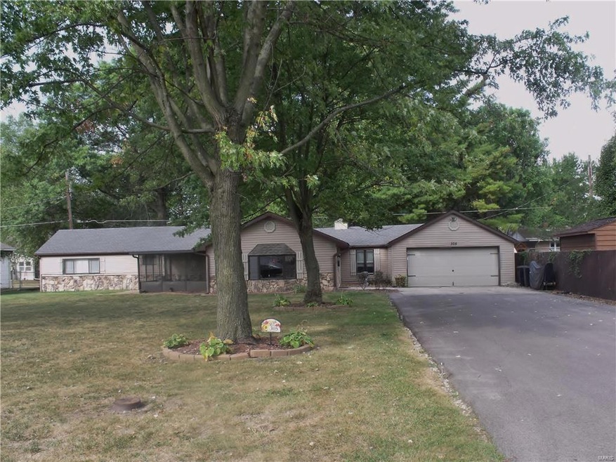 305 N Cherry St, Freeburg, IL 62243 - photo 1